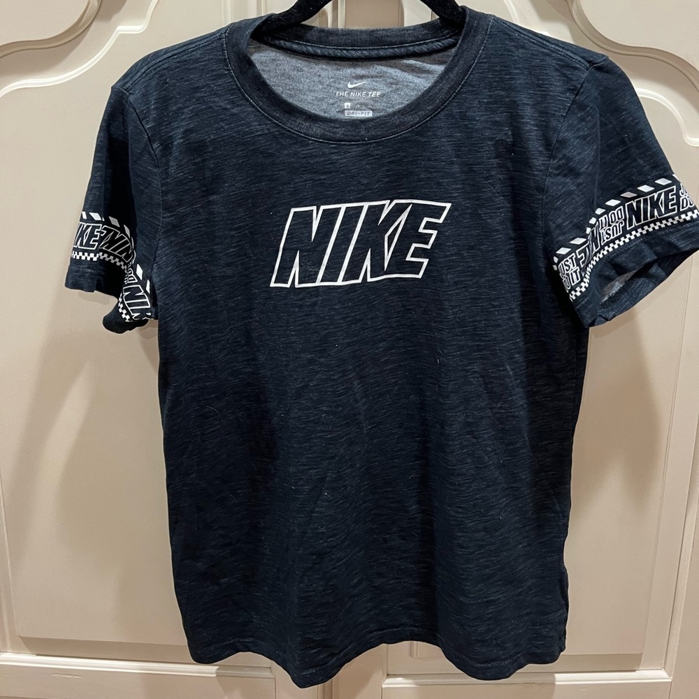 Nike t-shirt